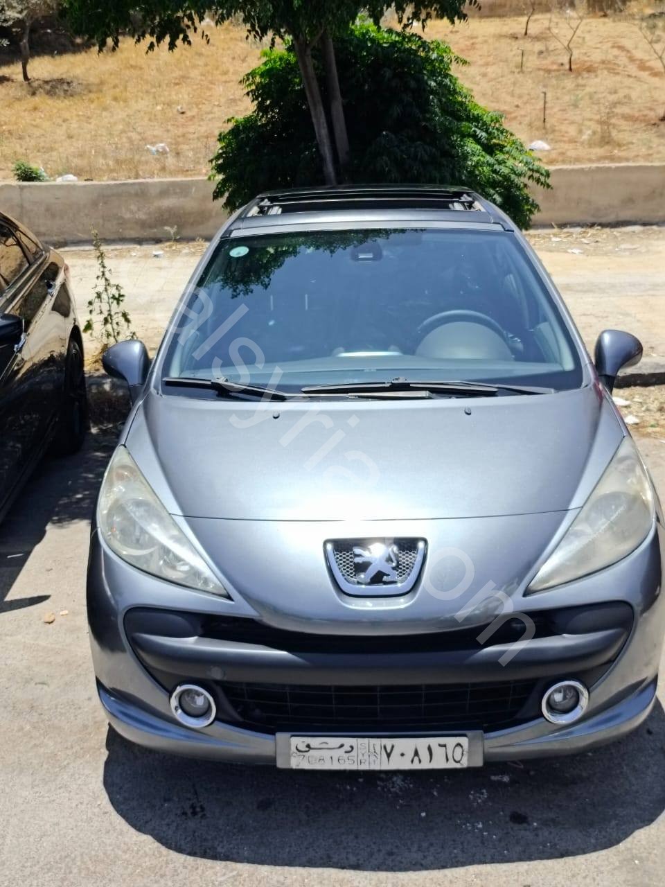 للبيع بيجو 207 2010