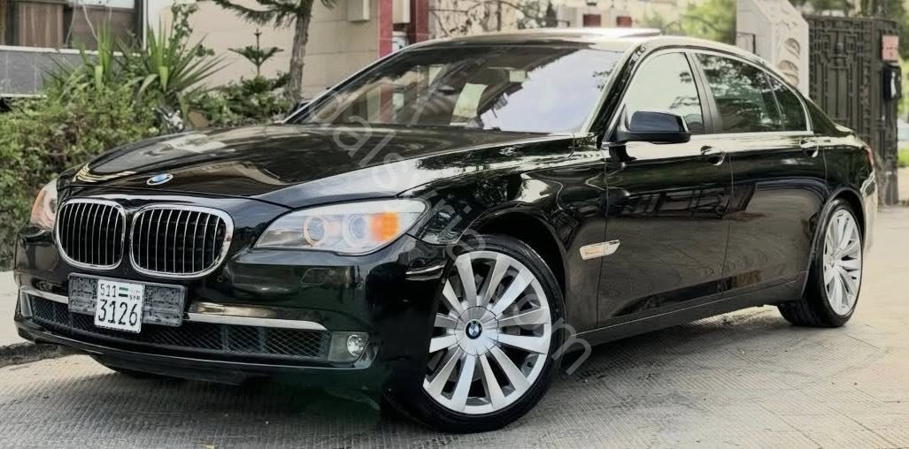 للبيع Bmw 750 Li موديل 2012