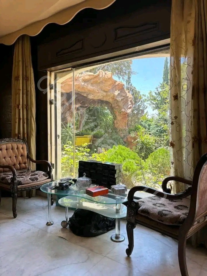 للبيع ڤيلا طابقين 640م في ضاحية قدسيا 