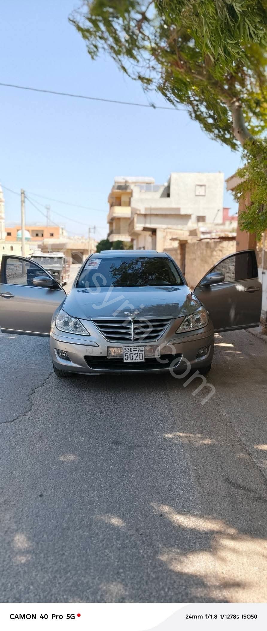 للبيع سيارة هيونداي جنسس 