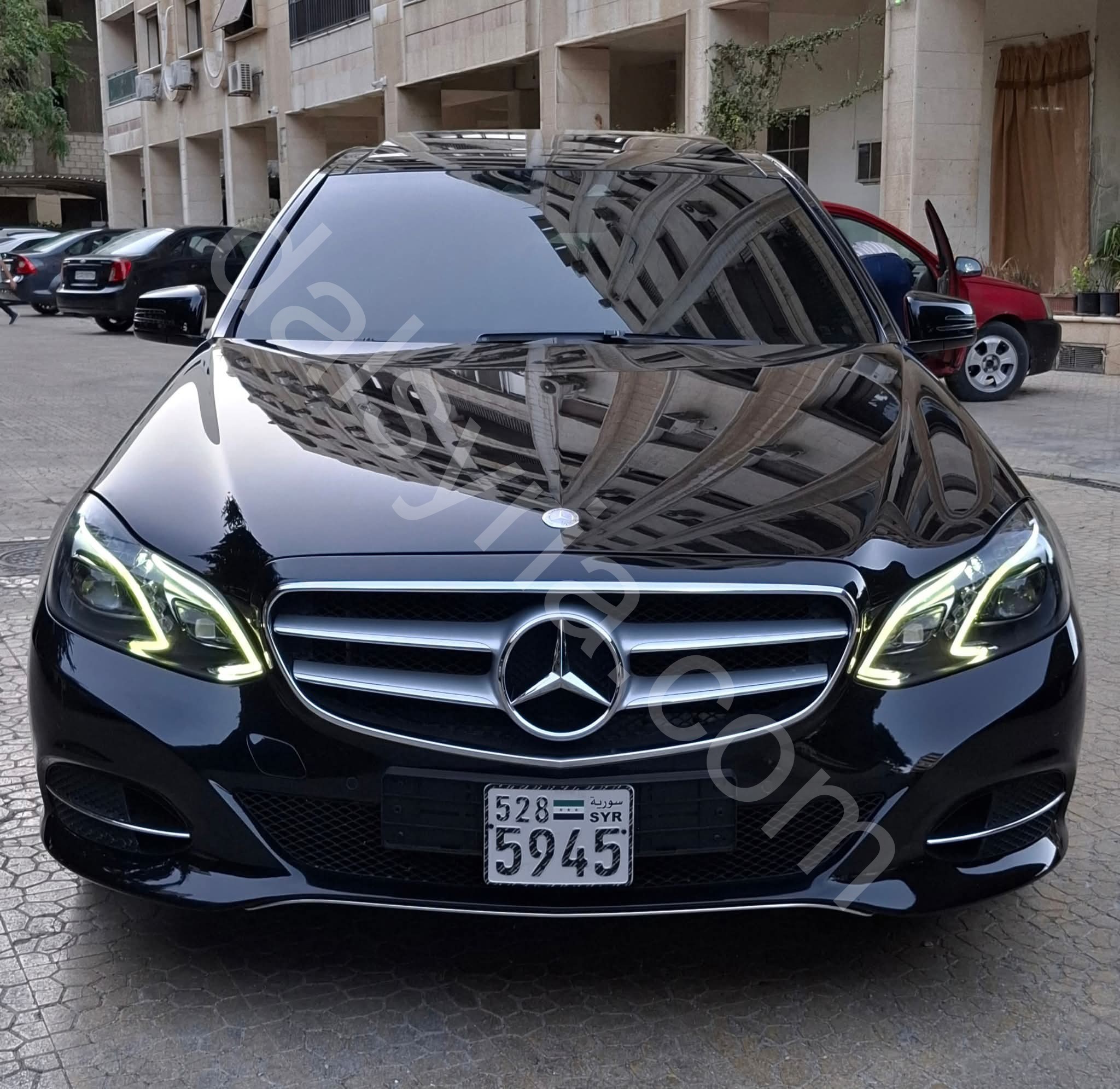للبيع سيارة مرسيديس E300