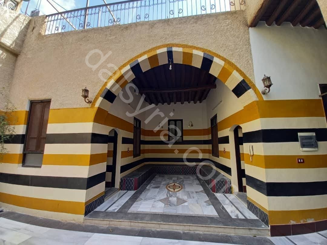 للبيع منزل عربي 176 م في ساروجة 