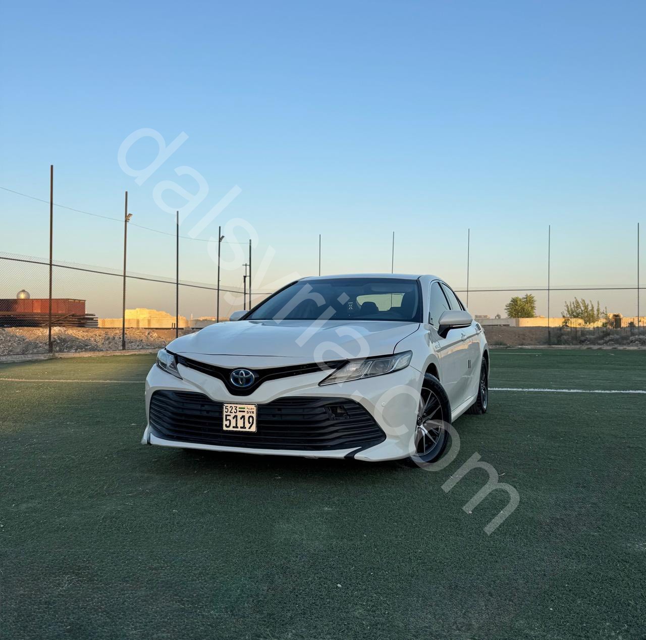 للبيع تويوتا كامري هايبرد 2020 ابيض 