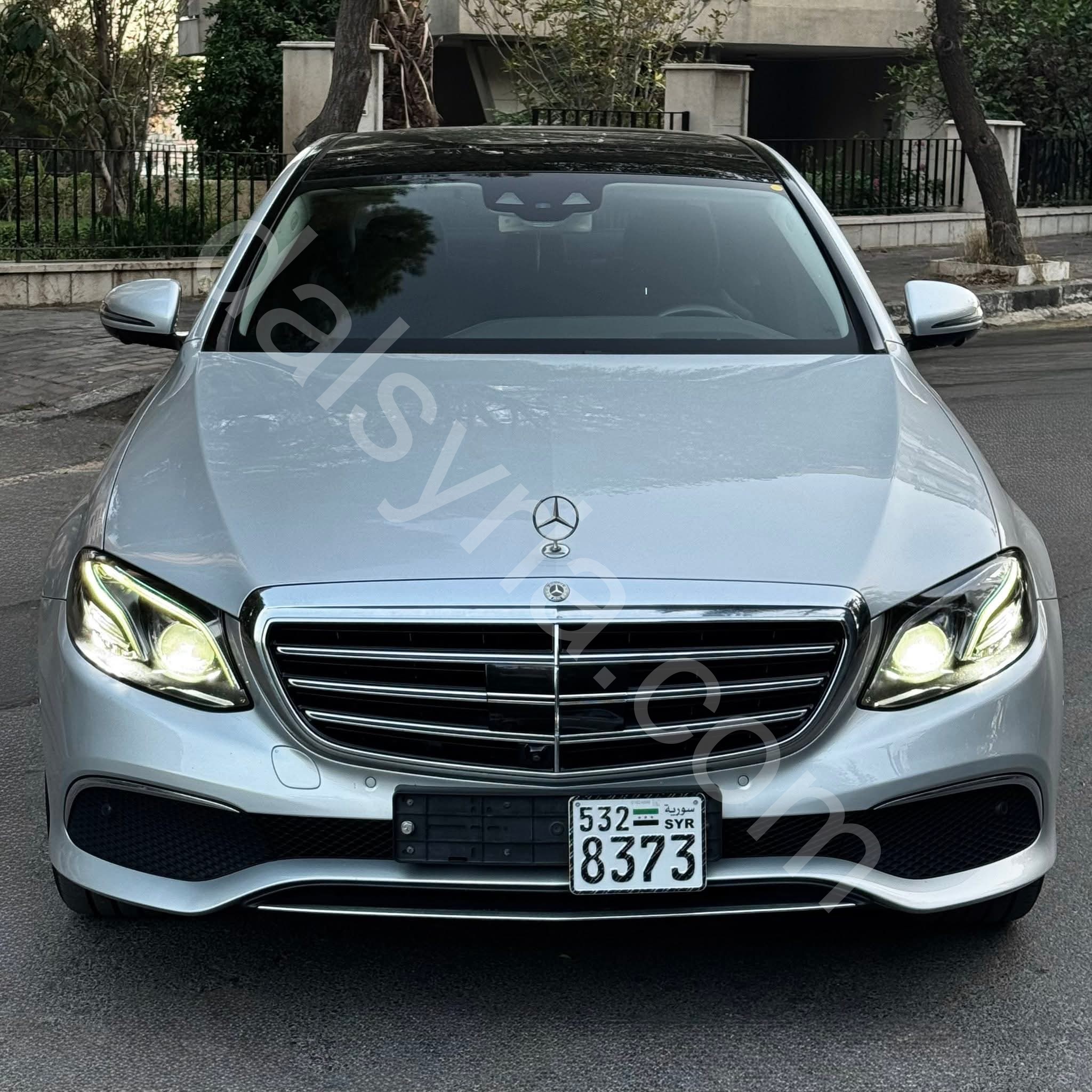 للبيع سيارة مرسيدس بنز E400