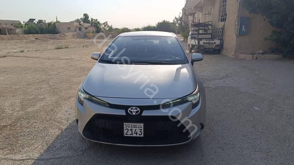 للبيع سيارة تويوتا ليفن