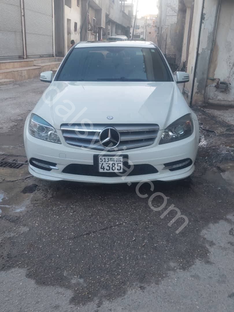 للبيع سيارة مرسيديس C300