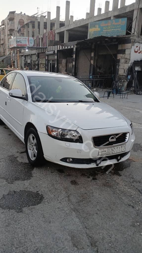 فولفو s40