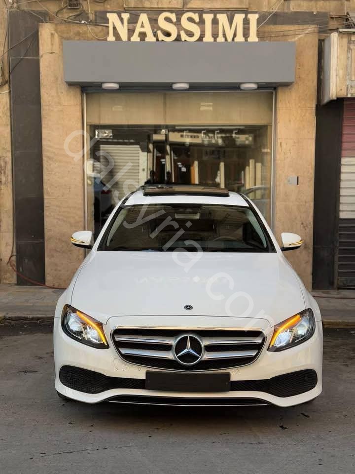 للبيع سيارة مرسيديس E200