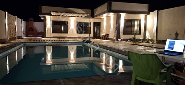 للبيع مزرعة 600م في طريق المطار الجسر الثاني