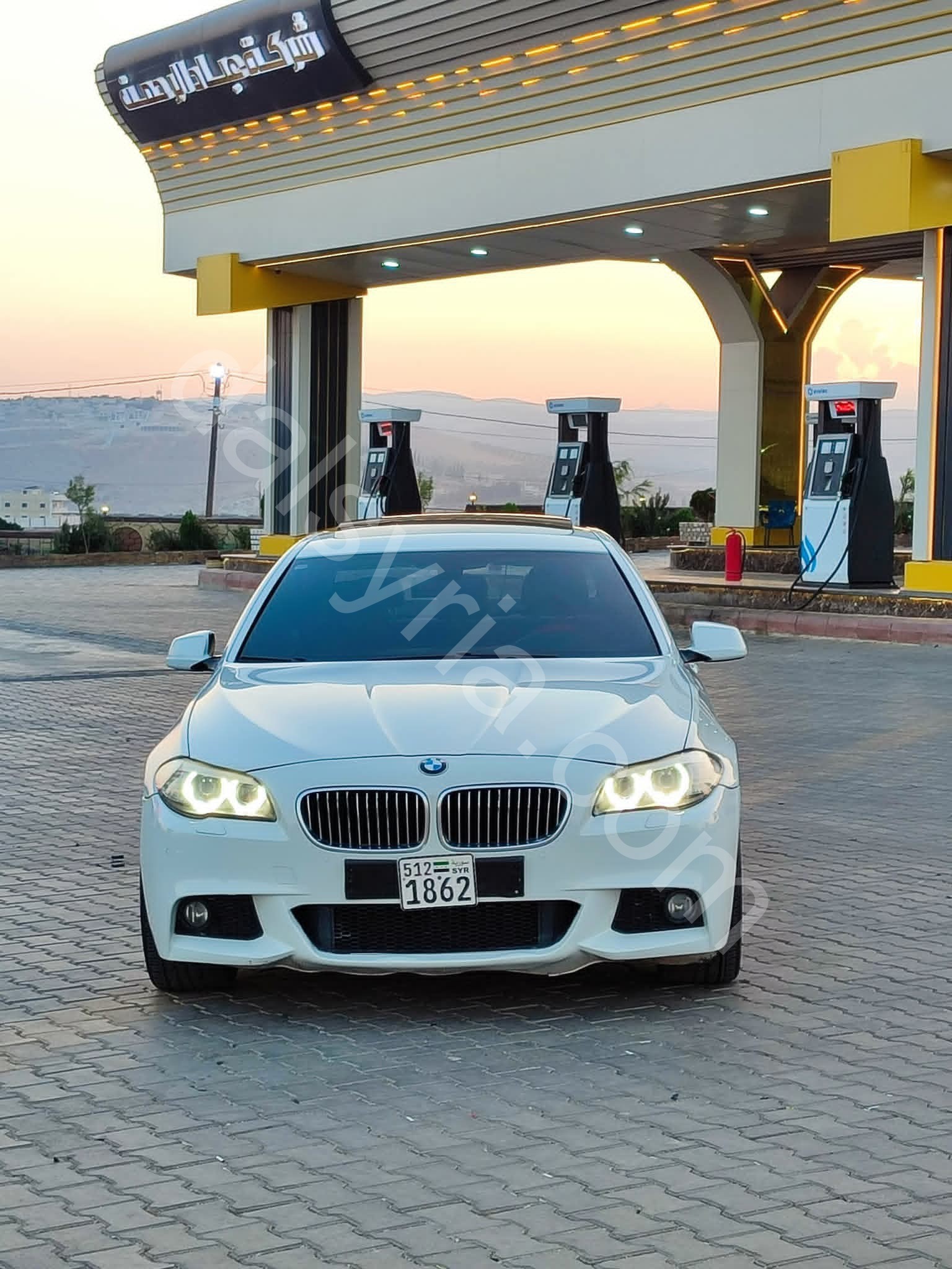 للبيع سيارة بي ام دبليو 520i