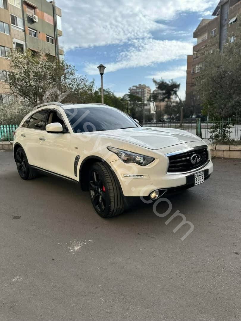 للبيع سيارة انفنتي FX50