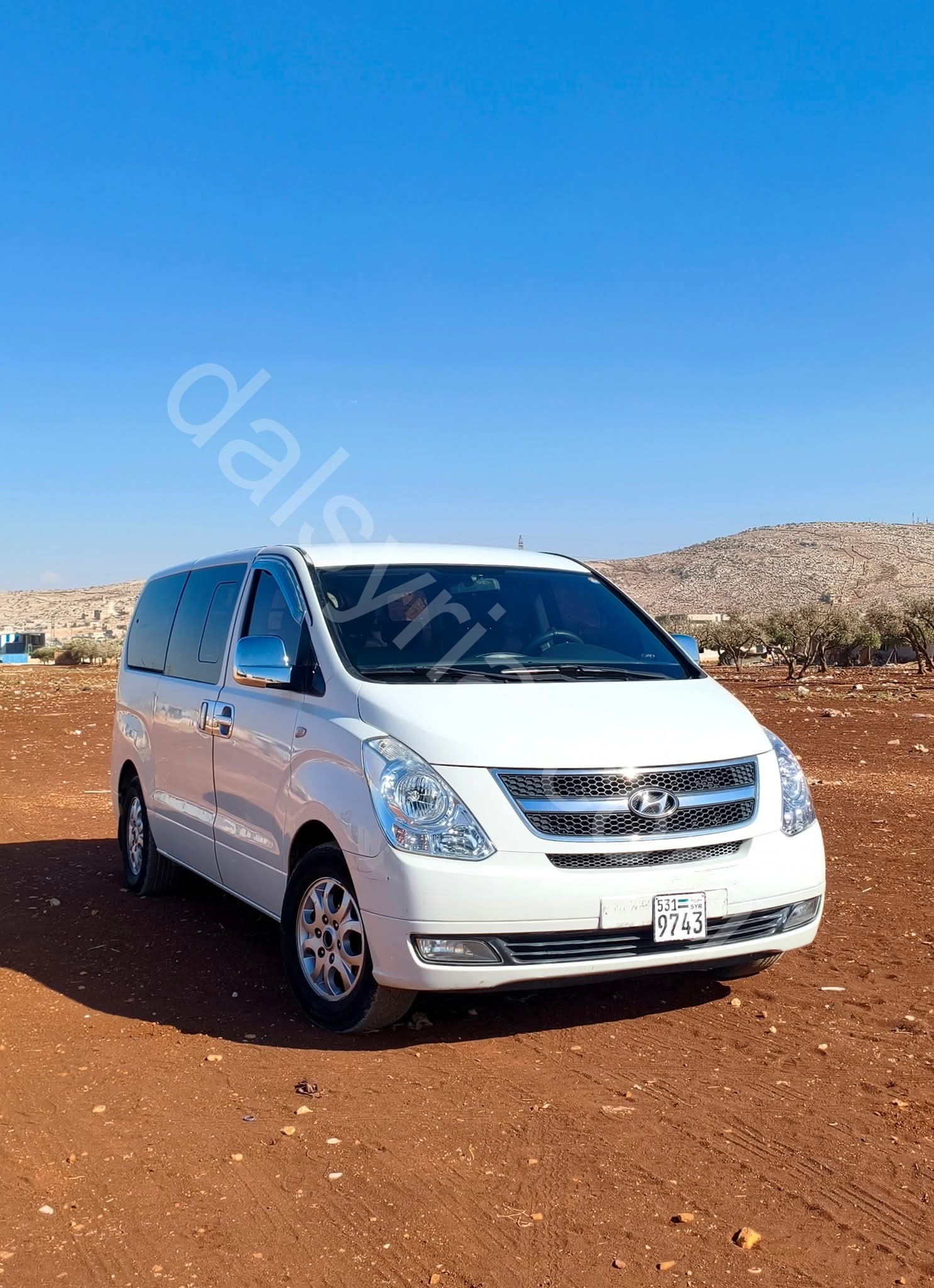 للبيع فان هونداي h1 2011