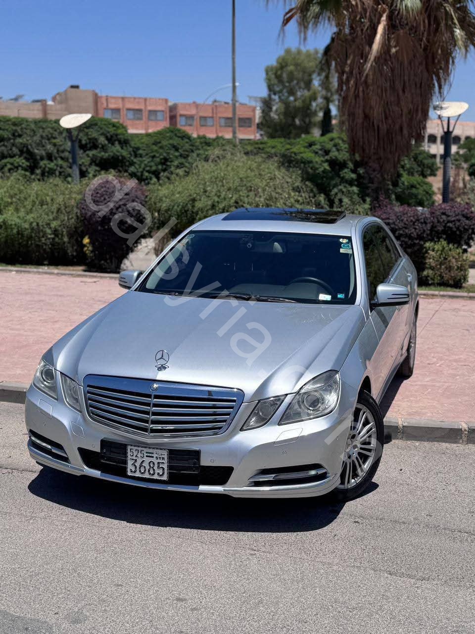 للبيع سيارة مرسيدس E300