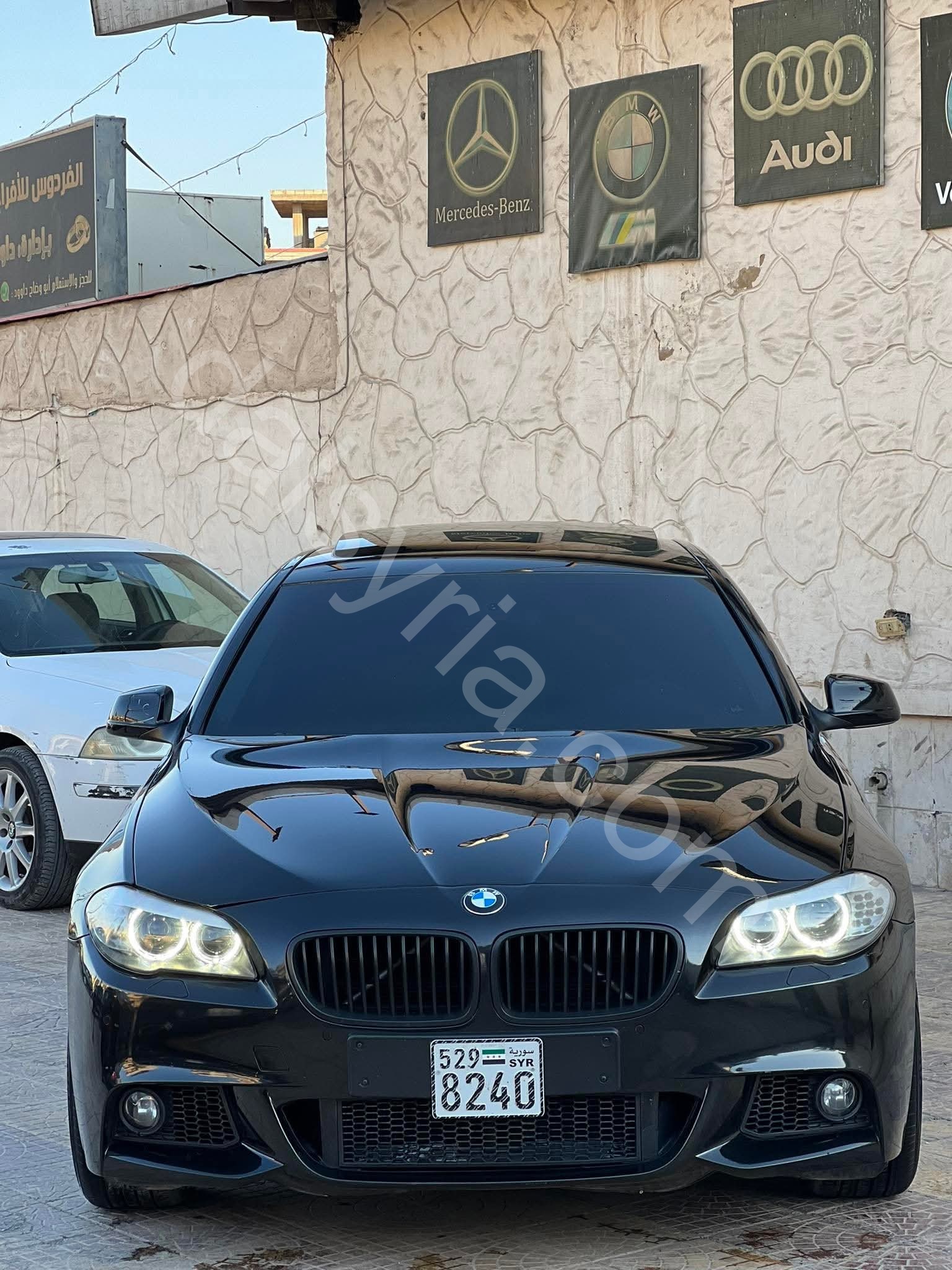 للبيع سيارة بي ام دبليو 528i 2011