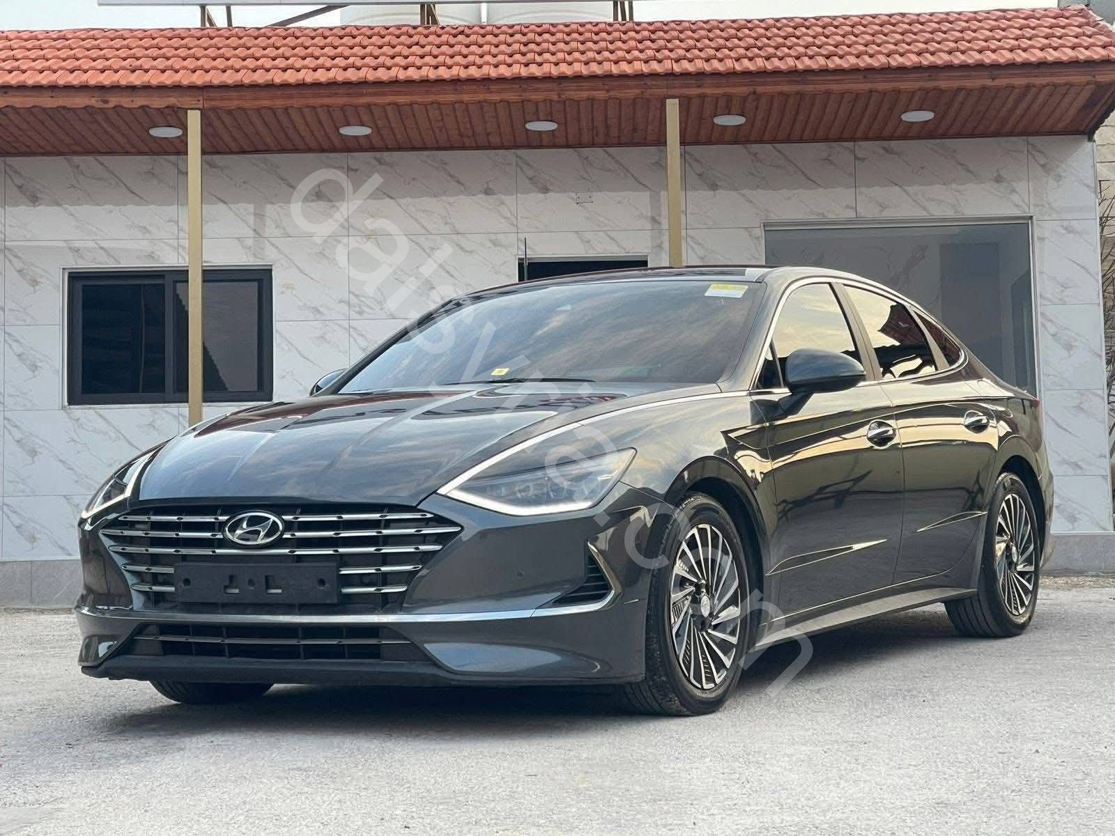 للبيع سيارة هيونداي سوناتا 2021