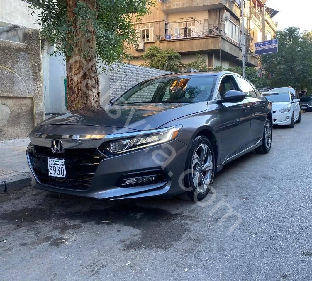للبيع هوندا اكورد 2018