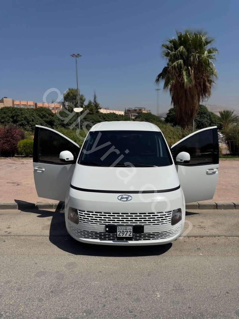 للبيع سيارة هيونداي ستاريا HTRAC