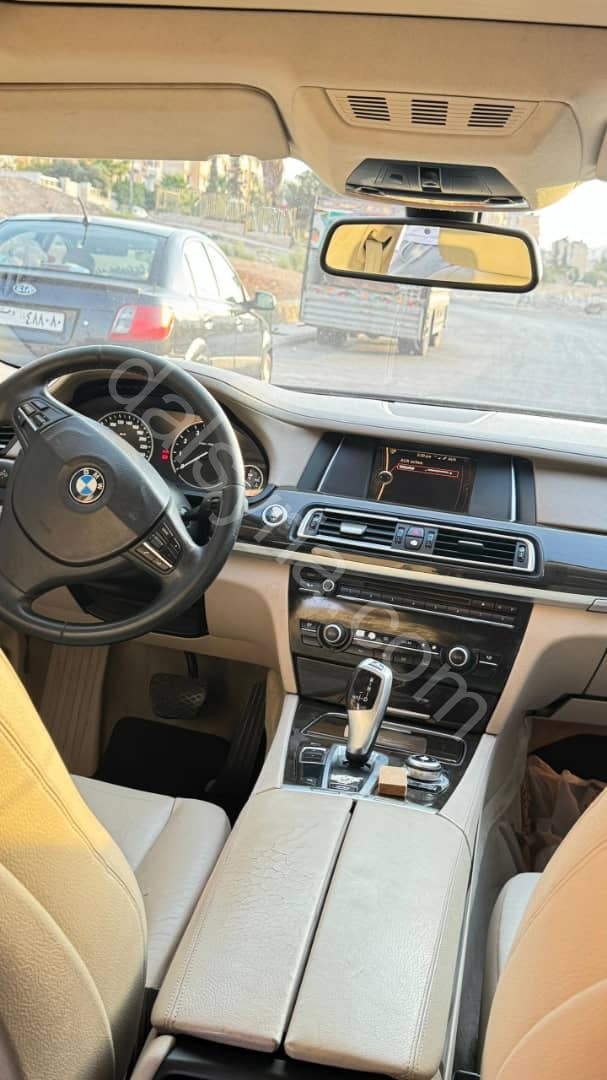 للبيع سيارة بي ام دبليو 730i  2013