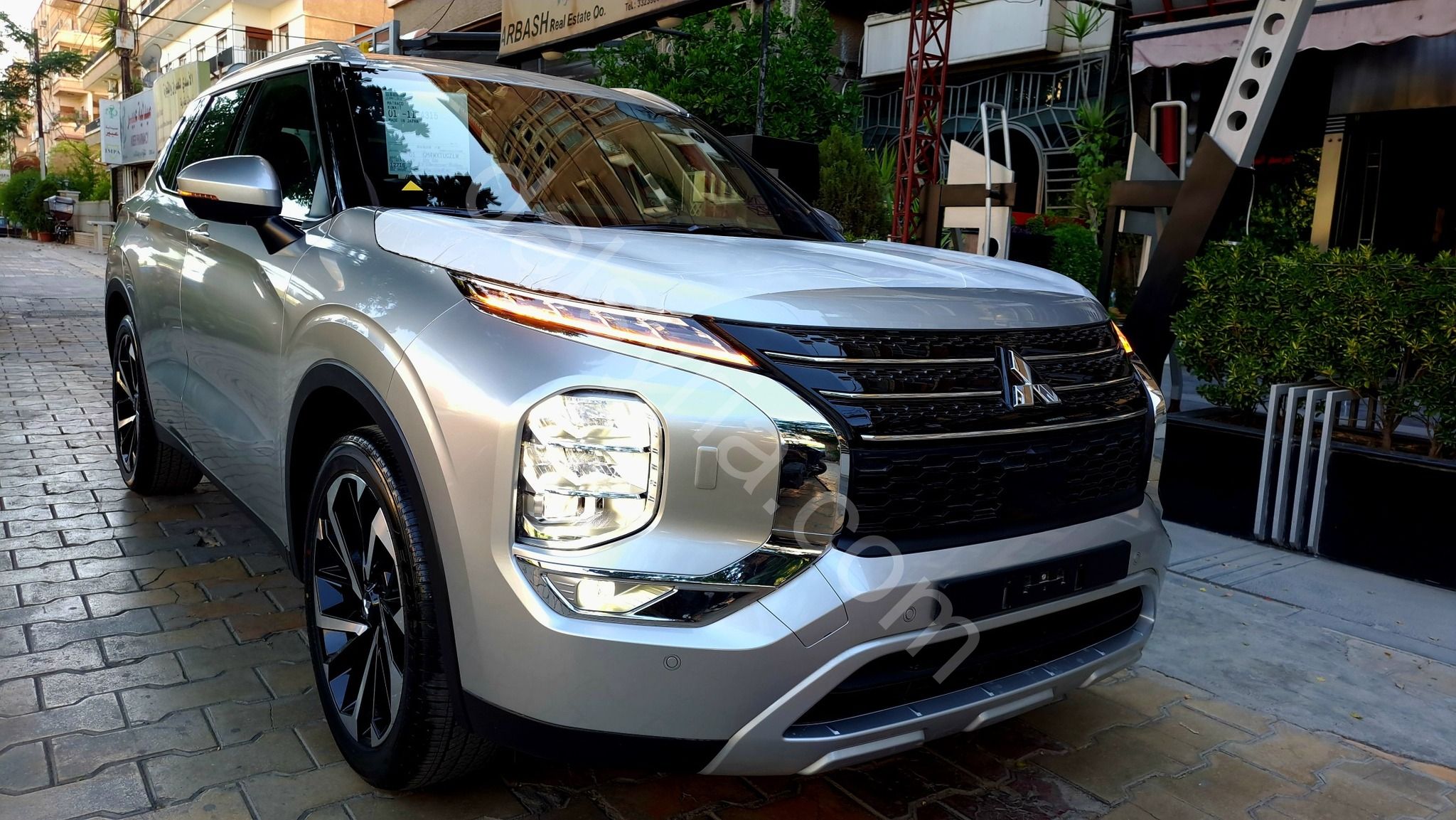 للبيع سيارة ميتسوبيشي Outlander 2025