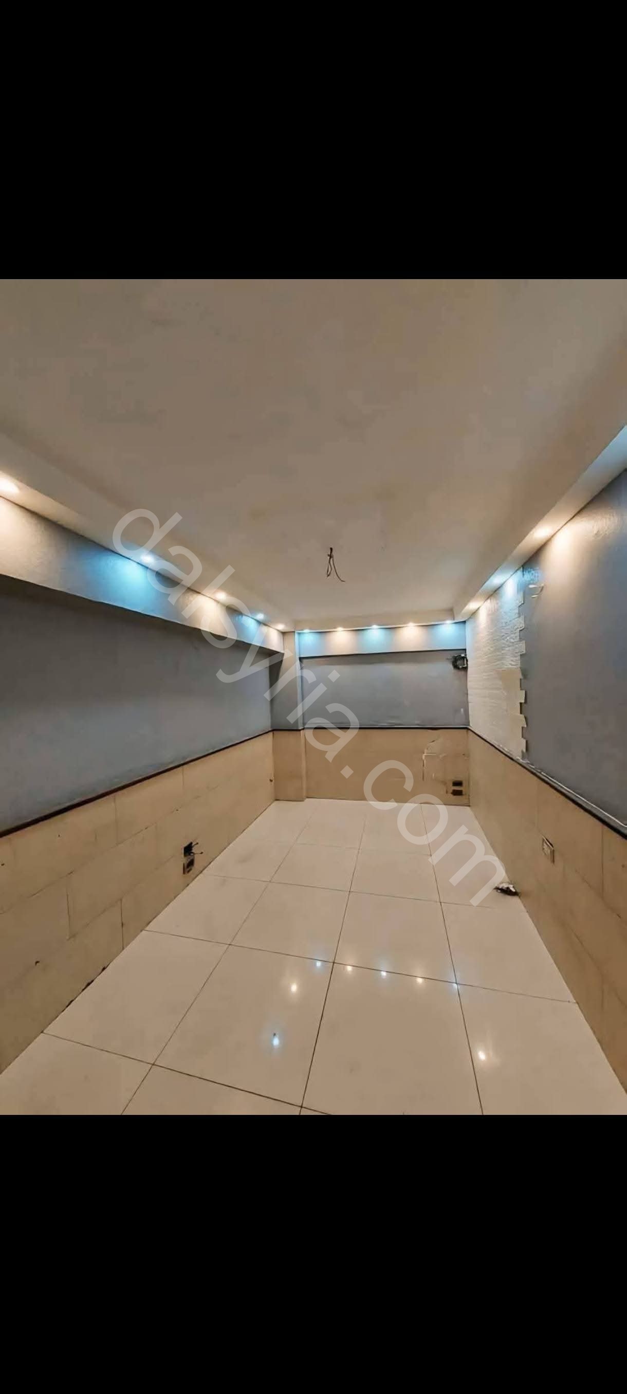 للايجار عقار تجاري 55 م في المزرعة