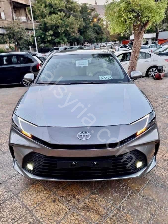 للبيع تويوتا كامري2025