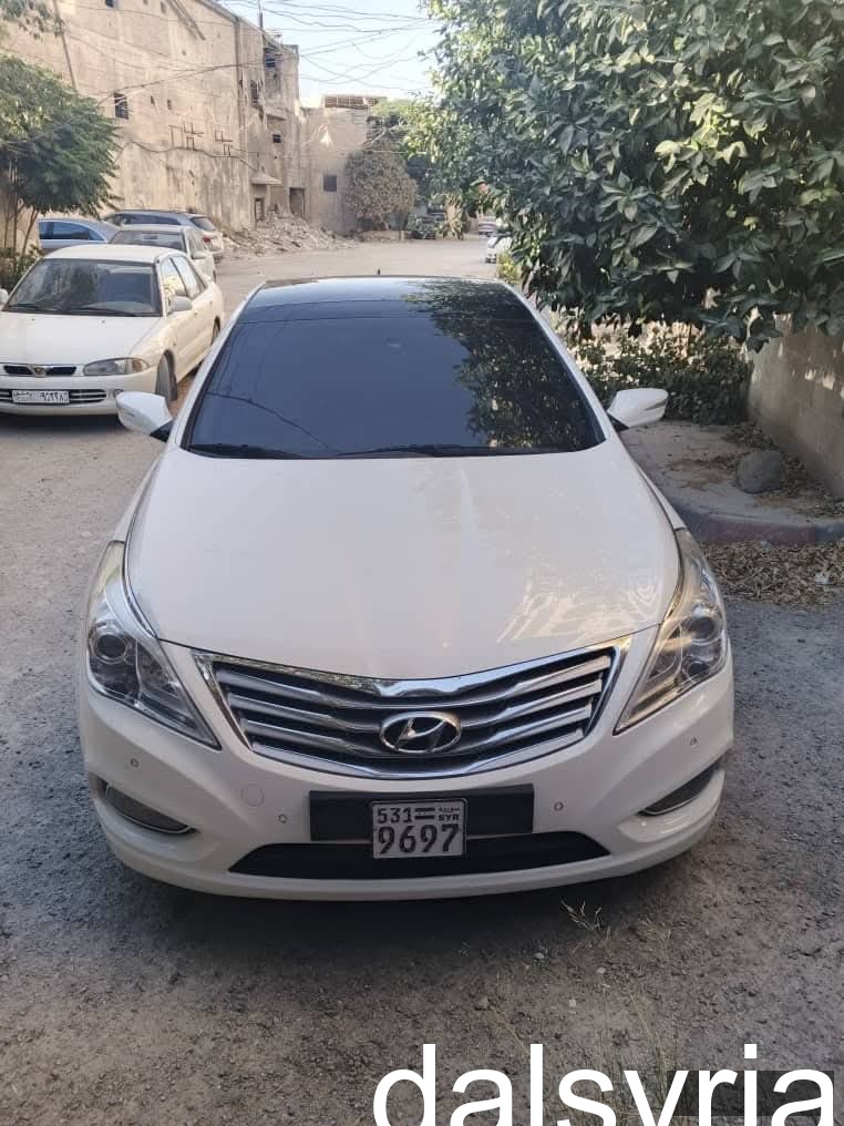 للبيع سياره هيونداي ازيرا موديل 2012