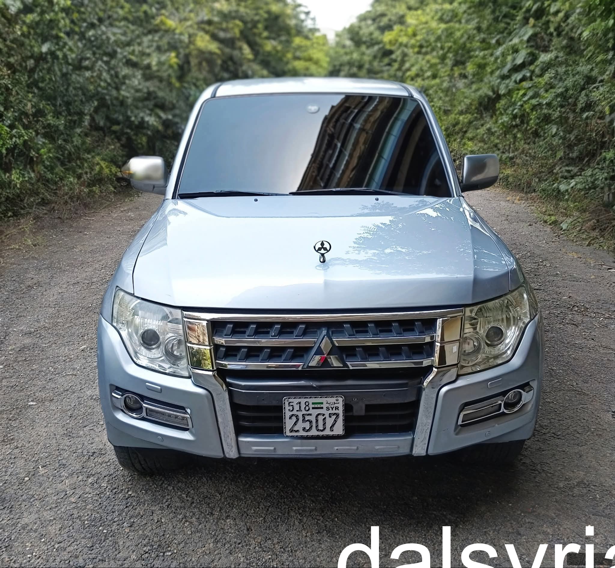 للبيع سيارة ميتسوبيشي باجيرو 2015