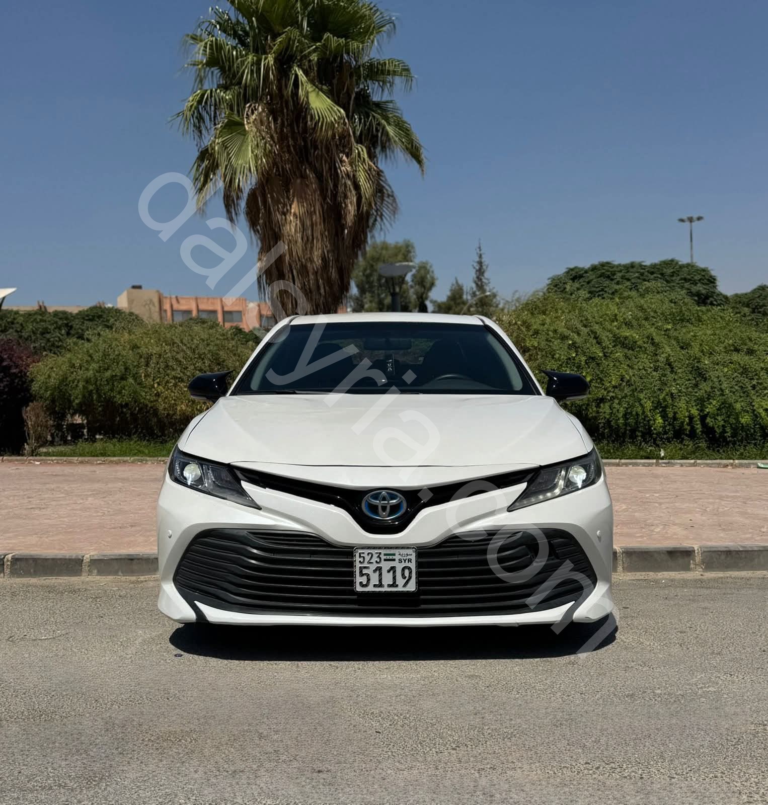 للبيع سيارة تويوتا كامري هايبرد 