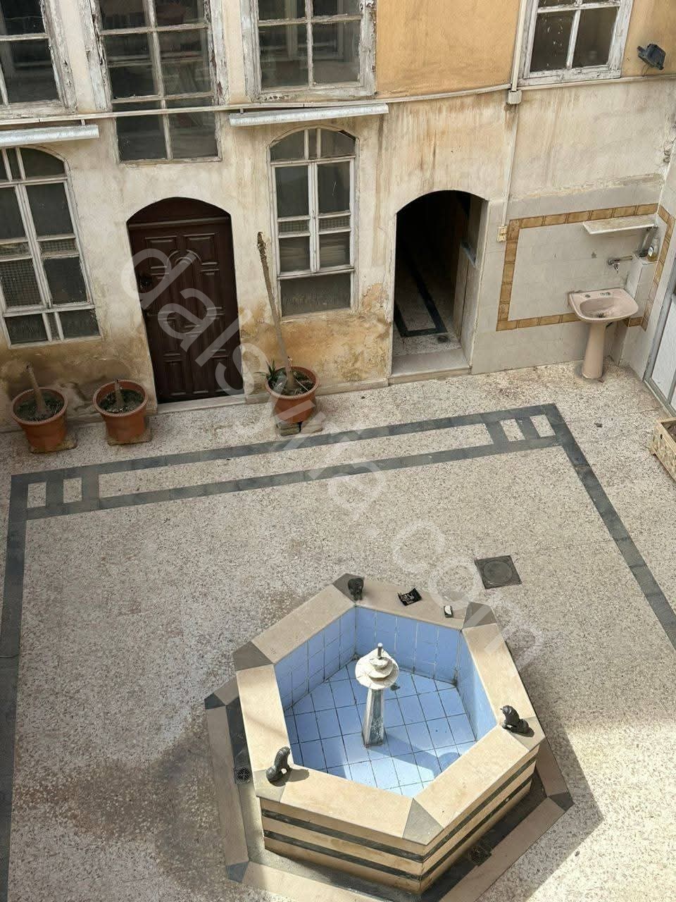 للبيع منزل عربي  240  م في القيمرية 