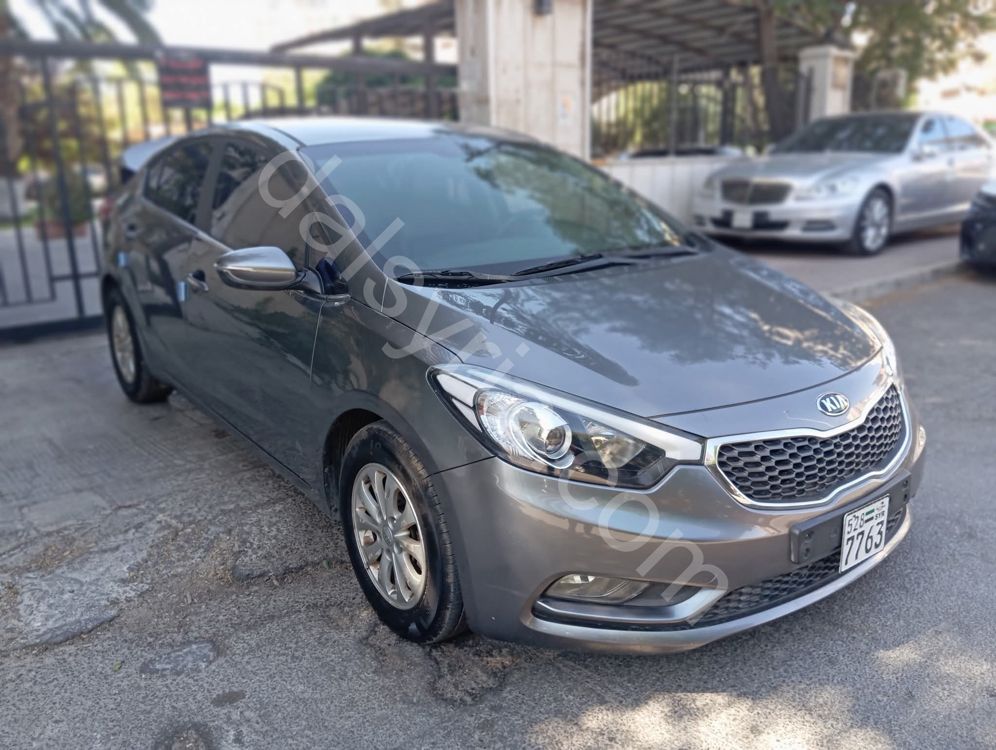 للبيع سيارة كيا k3