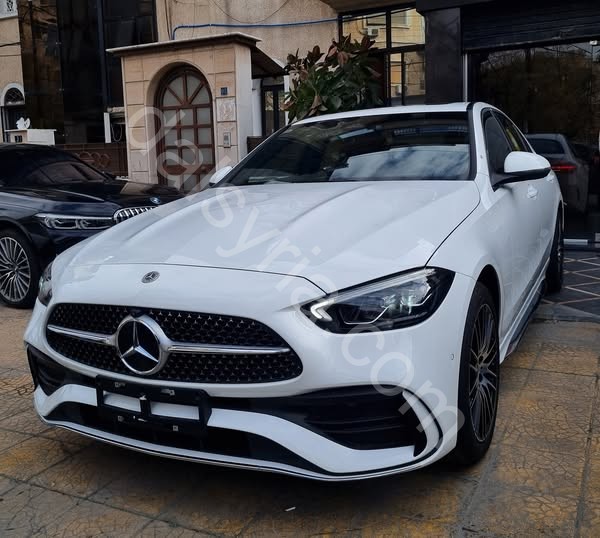 للبيع Mercedes benz2025