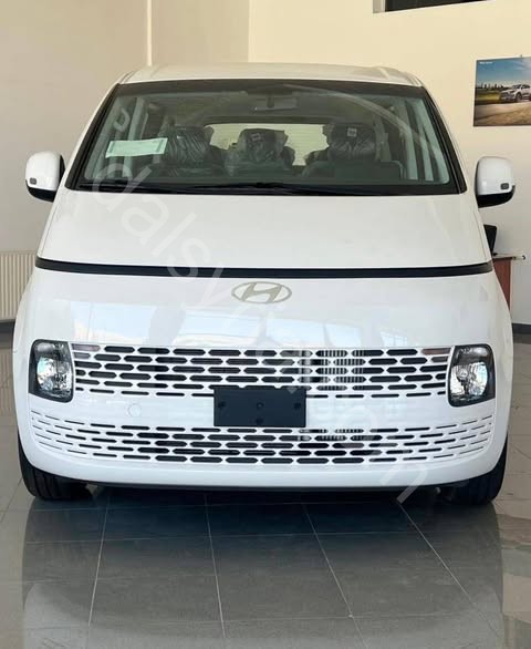 للبيع هيونداي ستاريا 2023