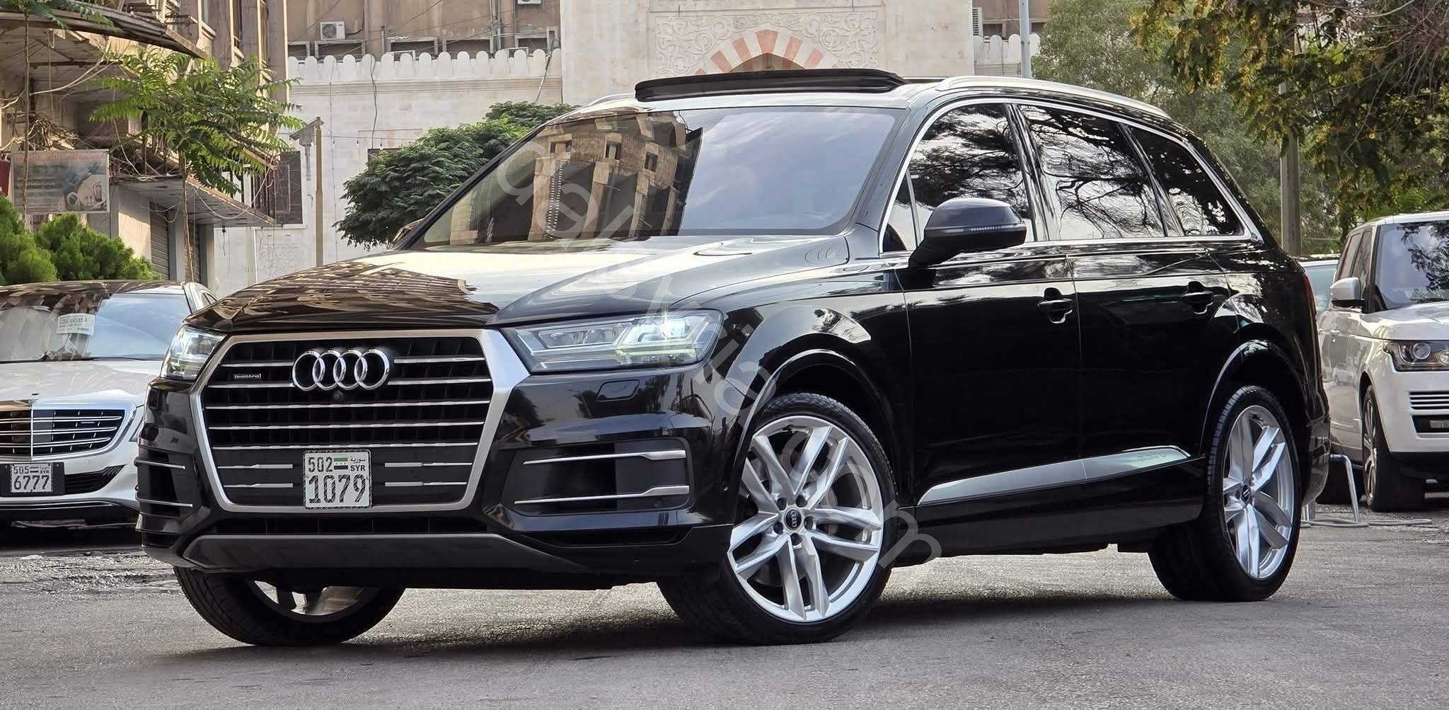 للبيع سيارة أودي كيو سفن 