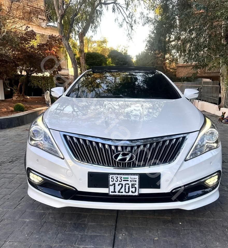 للبيع سيارة هيونداي ازيرا 