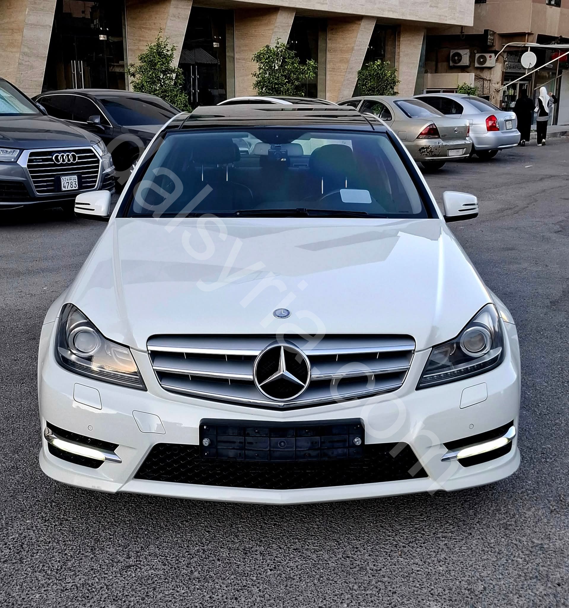 للبيع سيارة مرسيدس c200