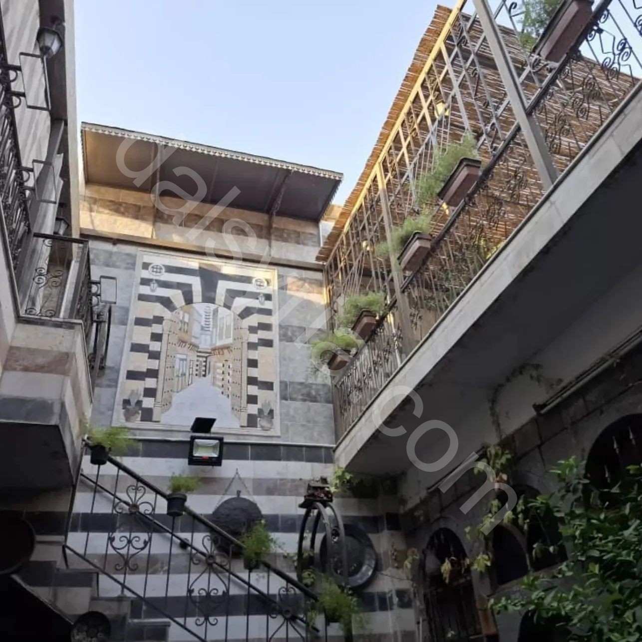 للبيع منزل عربي 200 م في الشاغور