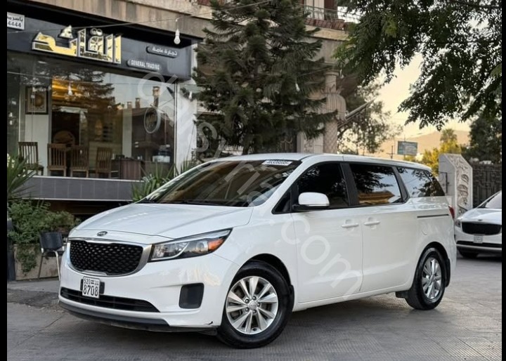 للبيع سيارة كيا سيدونا  