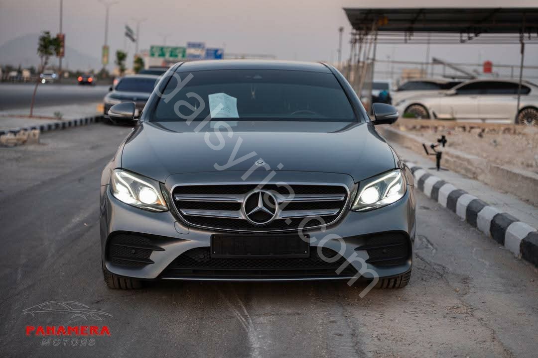 للبيع سيارة مرسيدس  E300
