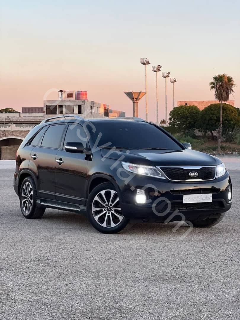 للبيع سيارة كيا سورينتو 