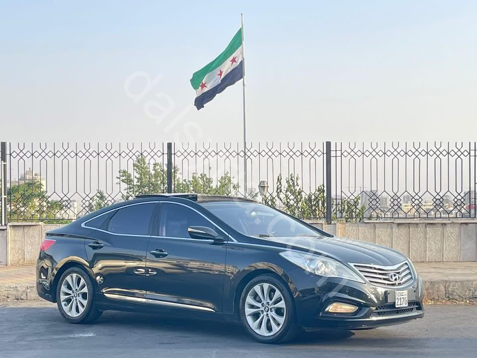 للبيع سيارة هيونداي ازيرا 