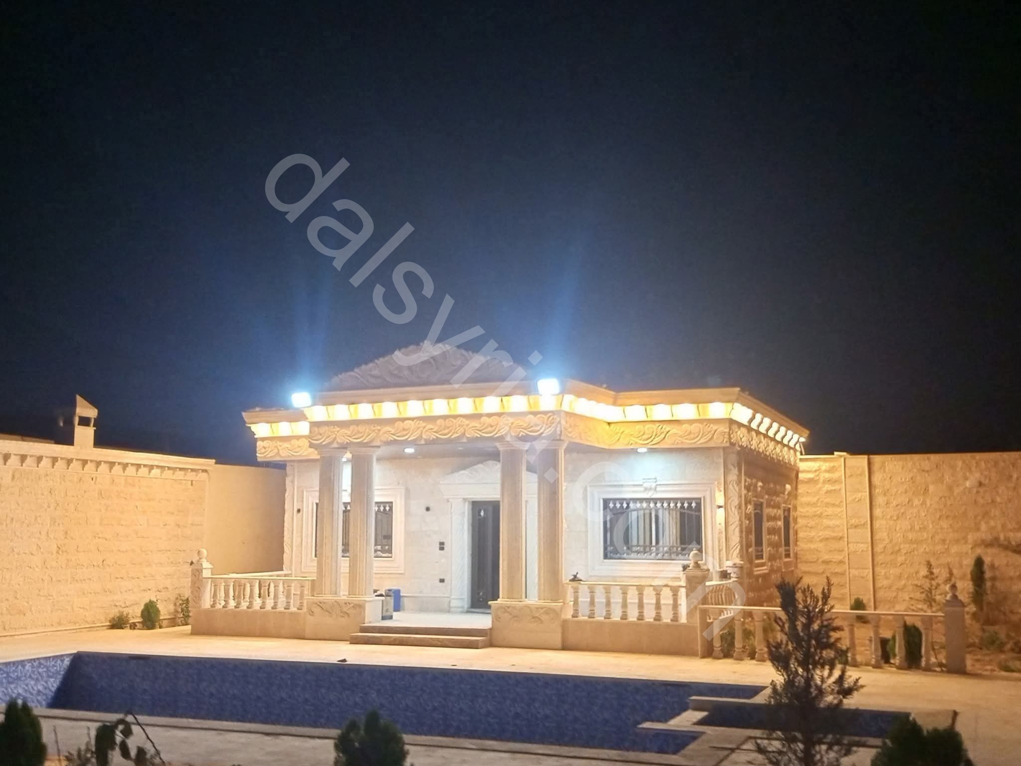 للبيع مزرعة 900 م في زبدين