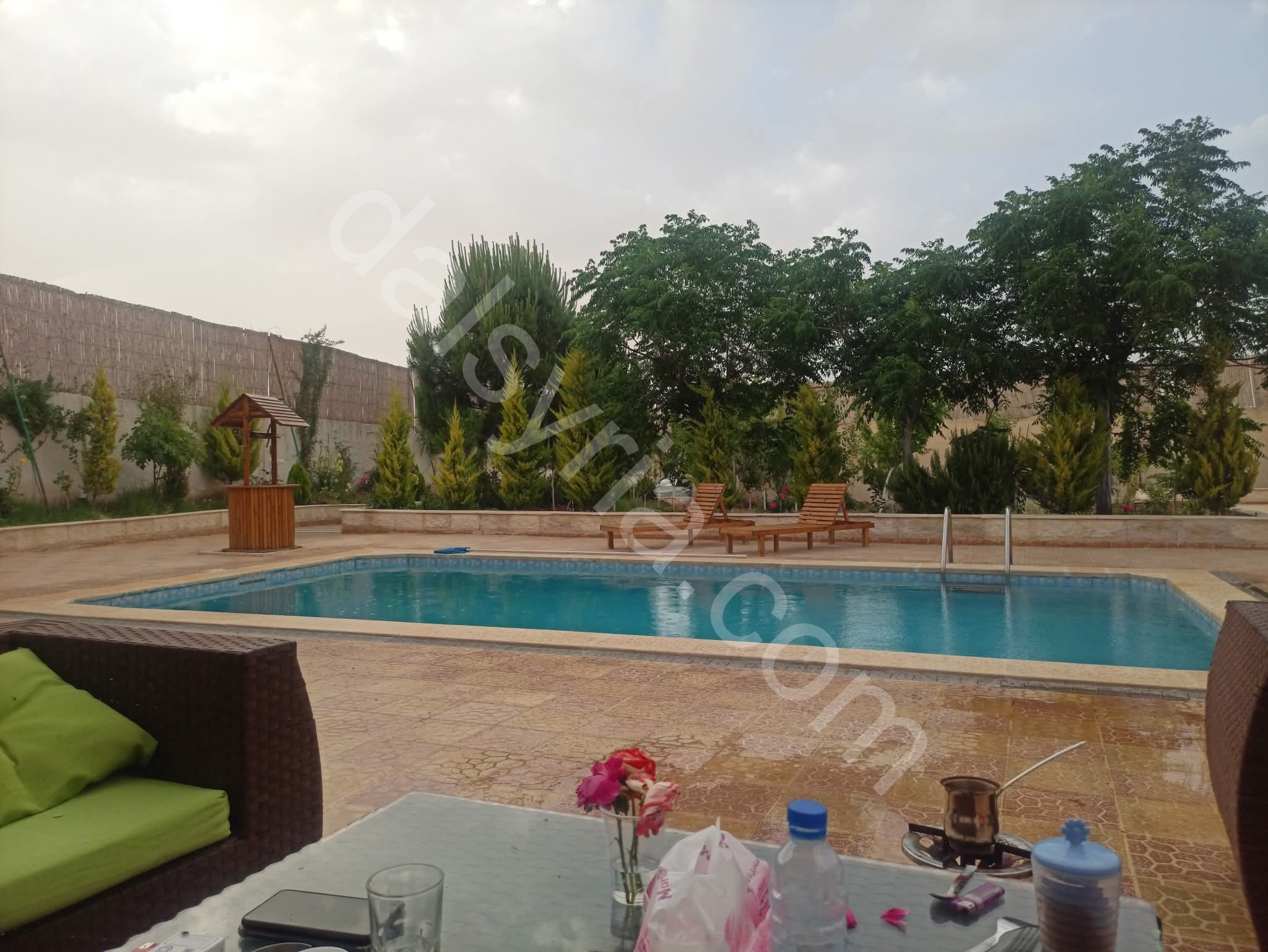 للبيع مزرعة 1300 م في خان الشيح