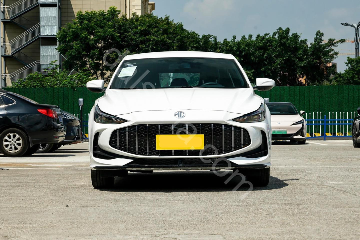 للبيع ام جي5 2025