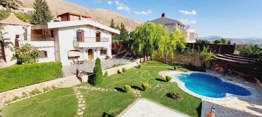 للايجار مزرعة في كروم مضايا