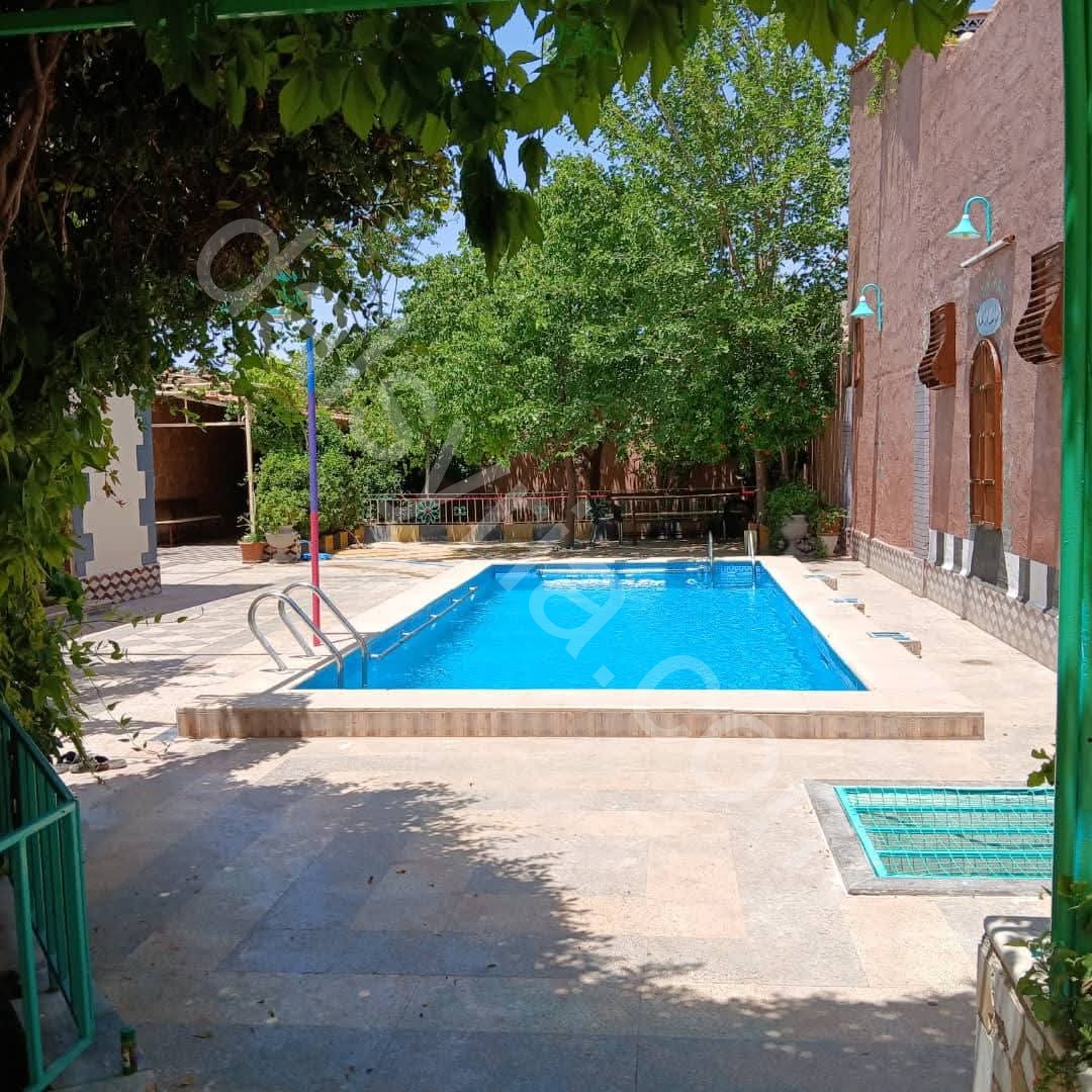 للبيع مزرعة 550 م في الغزلانية 