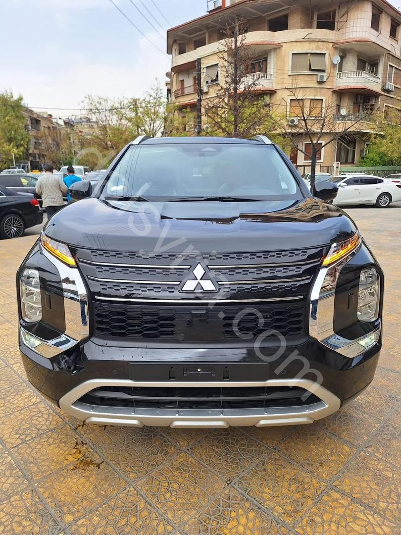 للبيع ميتسوبيشي اوتلاندر 2025