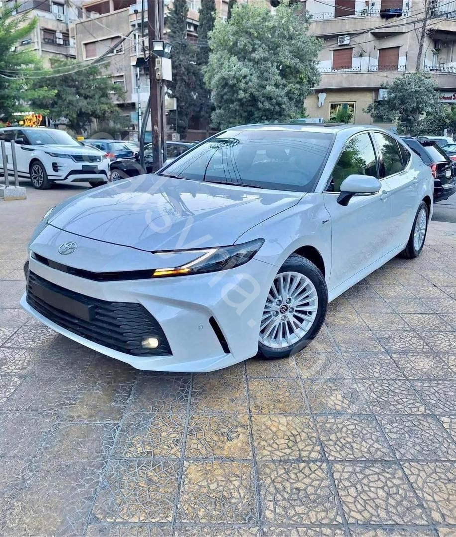 للبيع تويوتا كامري 2025