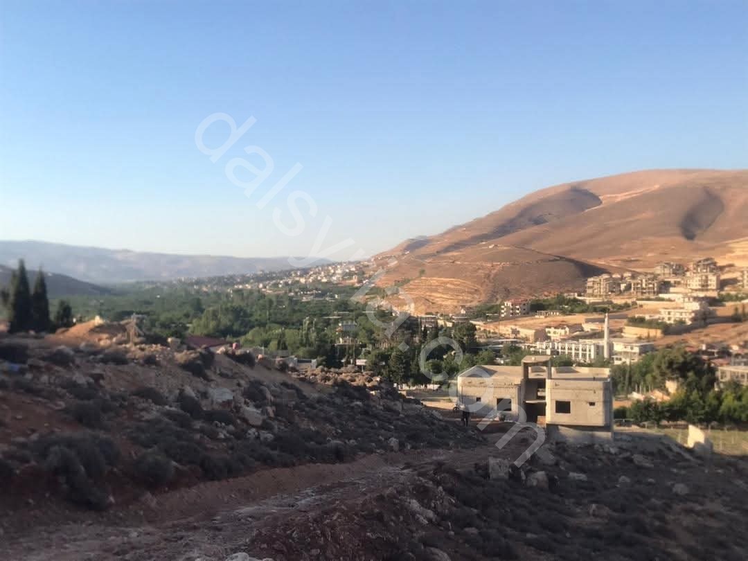 للبيع ارض 1400 م في سهل الزبداني