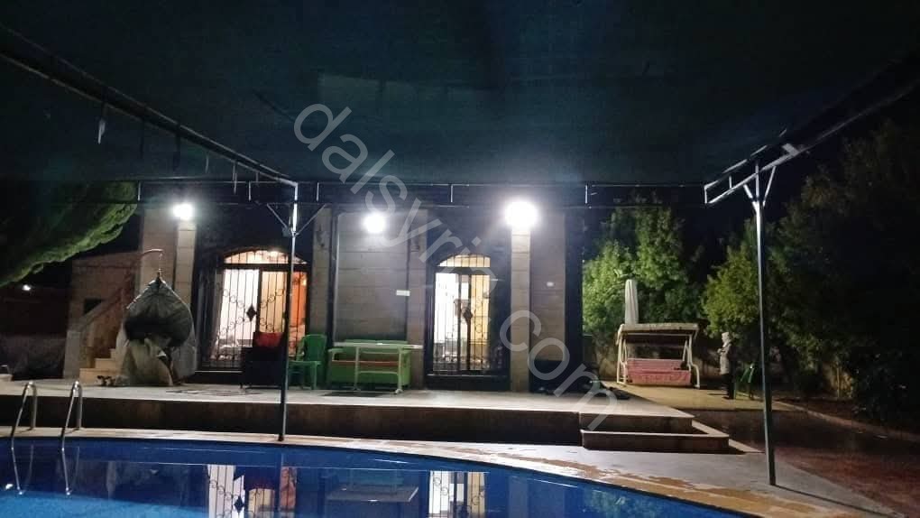 للبيع مزرعة 700 م في الزبداني 