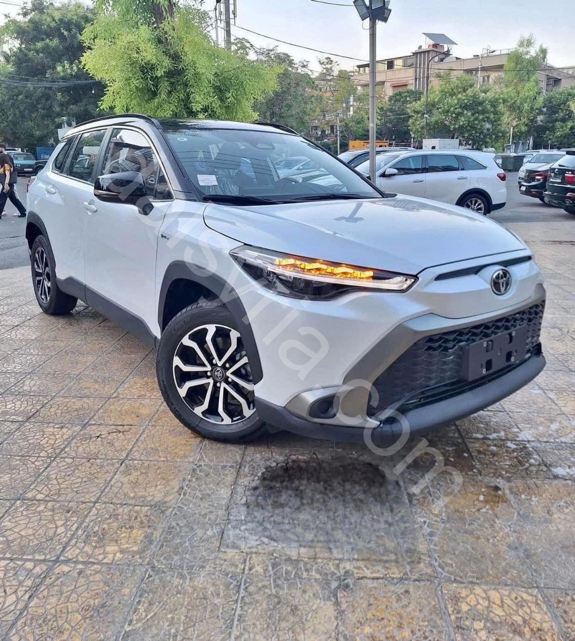 تويوتا فرونت لاندر 2025